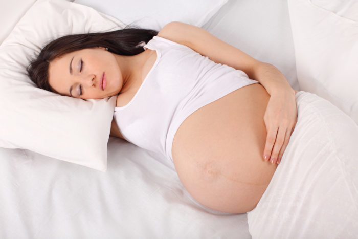 nėštumo metu miega ant skrandžio