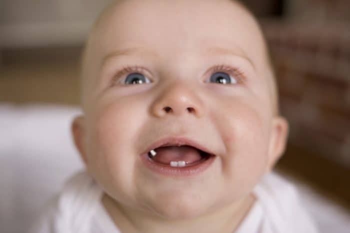 kūdikių dantys