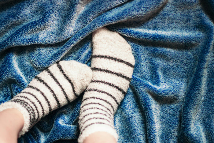 miegoti su kojinėmis
