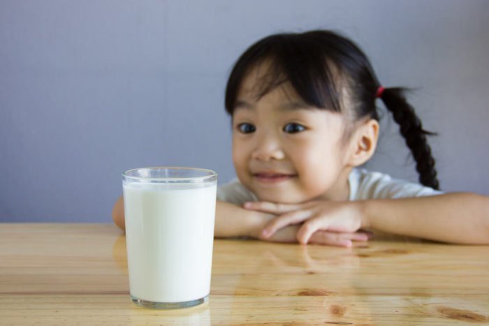 Alternatyvus pienas vaikams su alergija karvių pienui