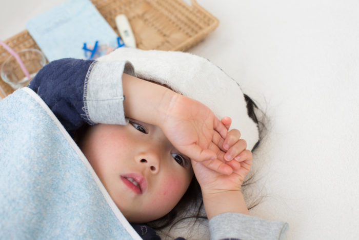 vaikai, sergantys karščiavimu dėl parvoviruso