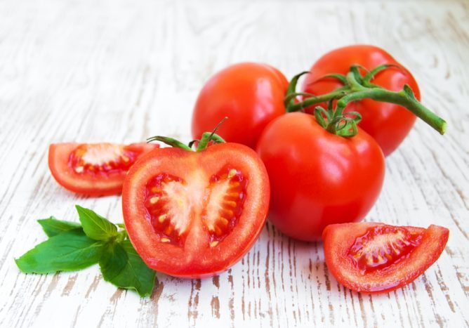 pomidorai yra raudonos daržovės privalumai